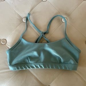 Alo yoga mint green airlift bra